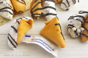 New Year&#039;s Eve Fortune Cookies - Craft Create Cook