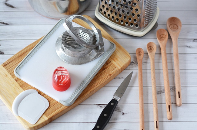 Pampered Chef Mixed Lot Kitchen Gadgets Mini Spatula~Press~Peeler-Mix &  Pour