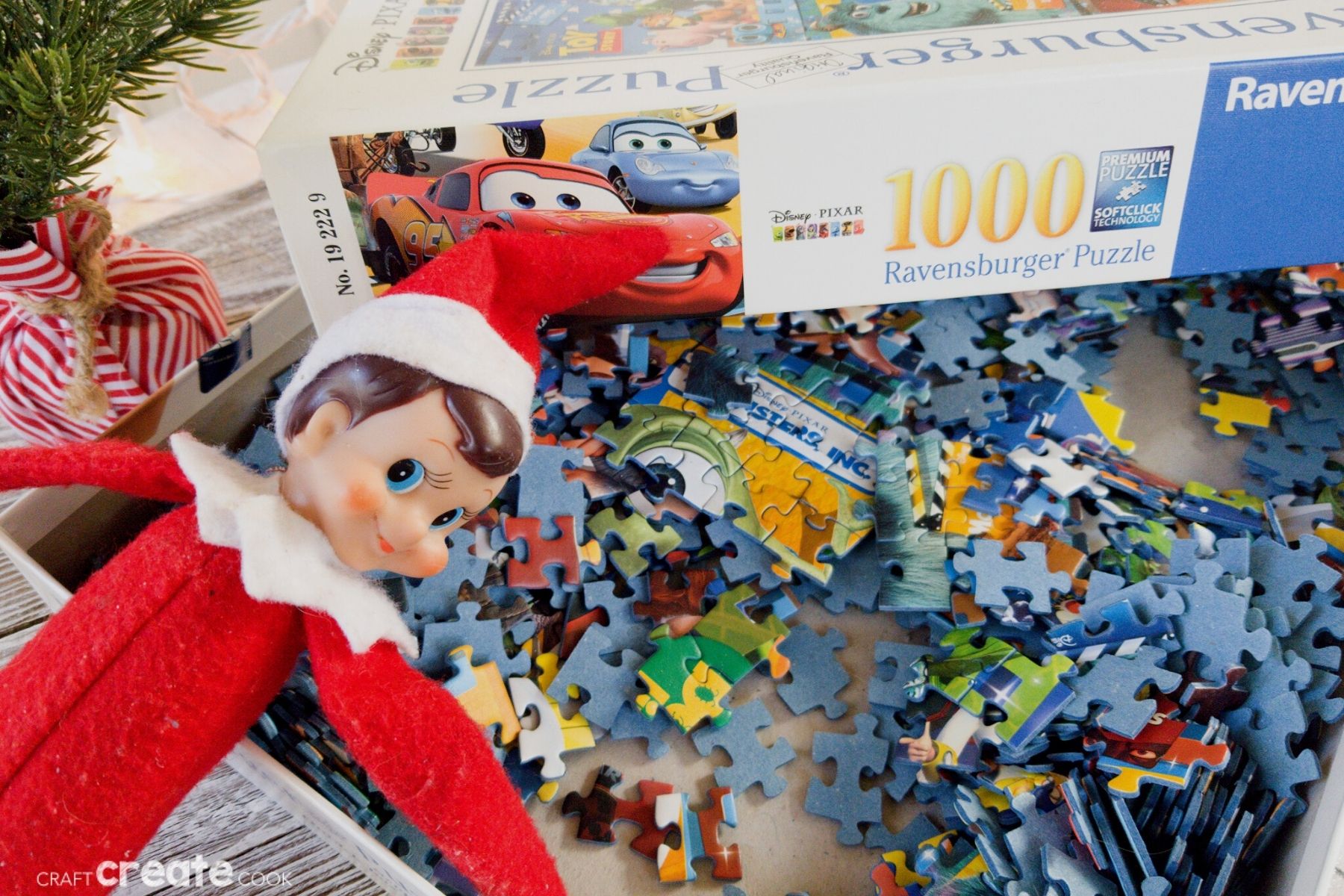 Elf on the Shelf Puts a Puzzle Together - Craft Create Cook